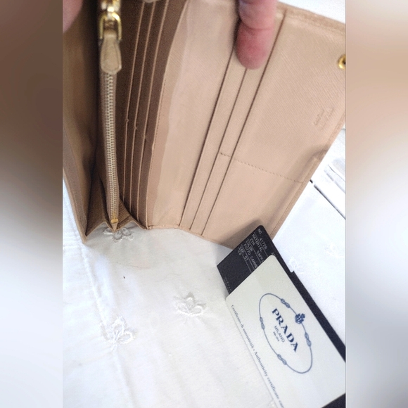 Prada Beige Leather Bow Wallet - Picture 9 of 10